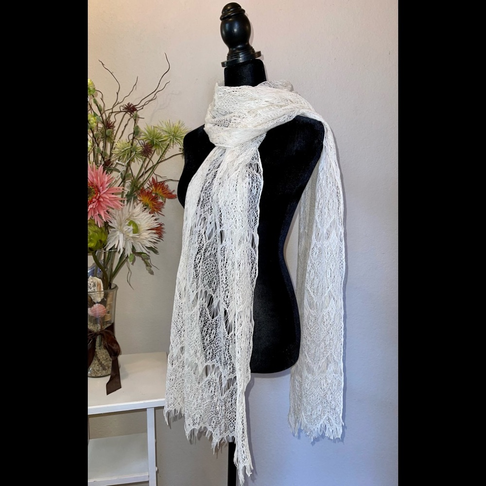 🤍Lucky Brand~Ivory/Lacey/Bohemian Scarf🤍